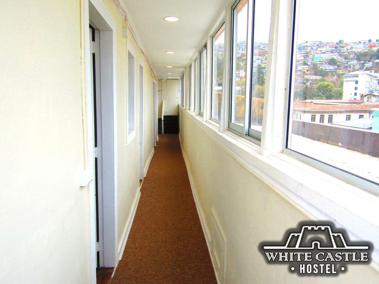 White Castle Hostel Valparaíso Extérieur photo
